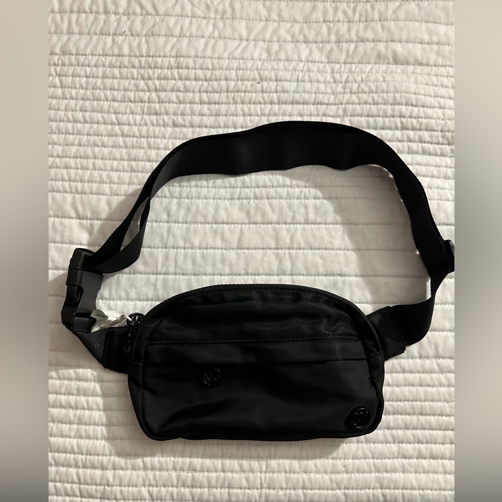 Steve Madden fanny pack